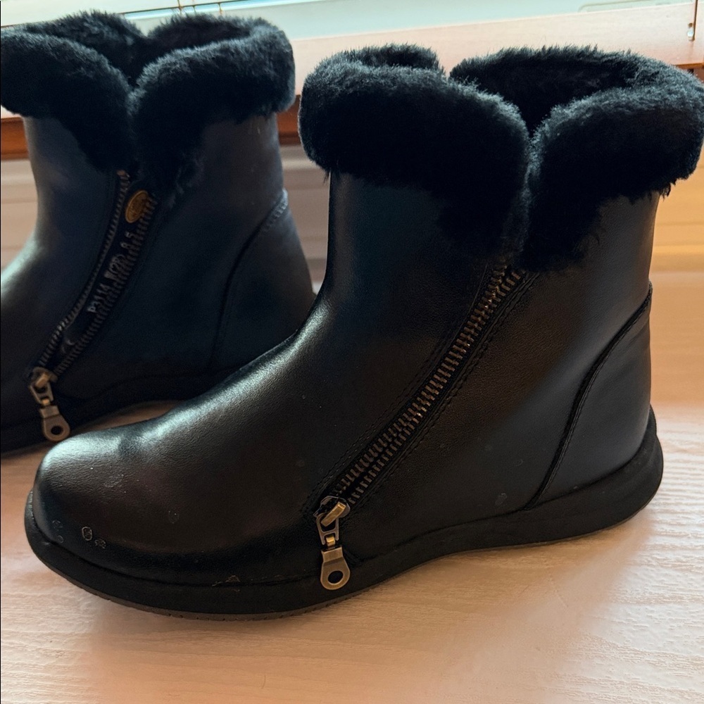 Black Fur-Lined Ankle Boots sleep resistant 8.5 wide